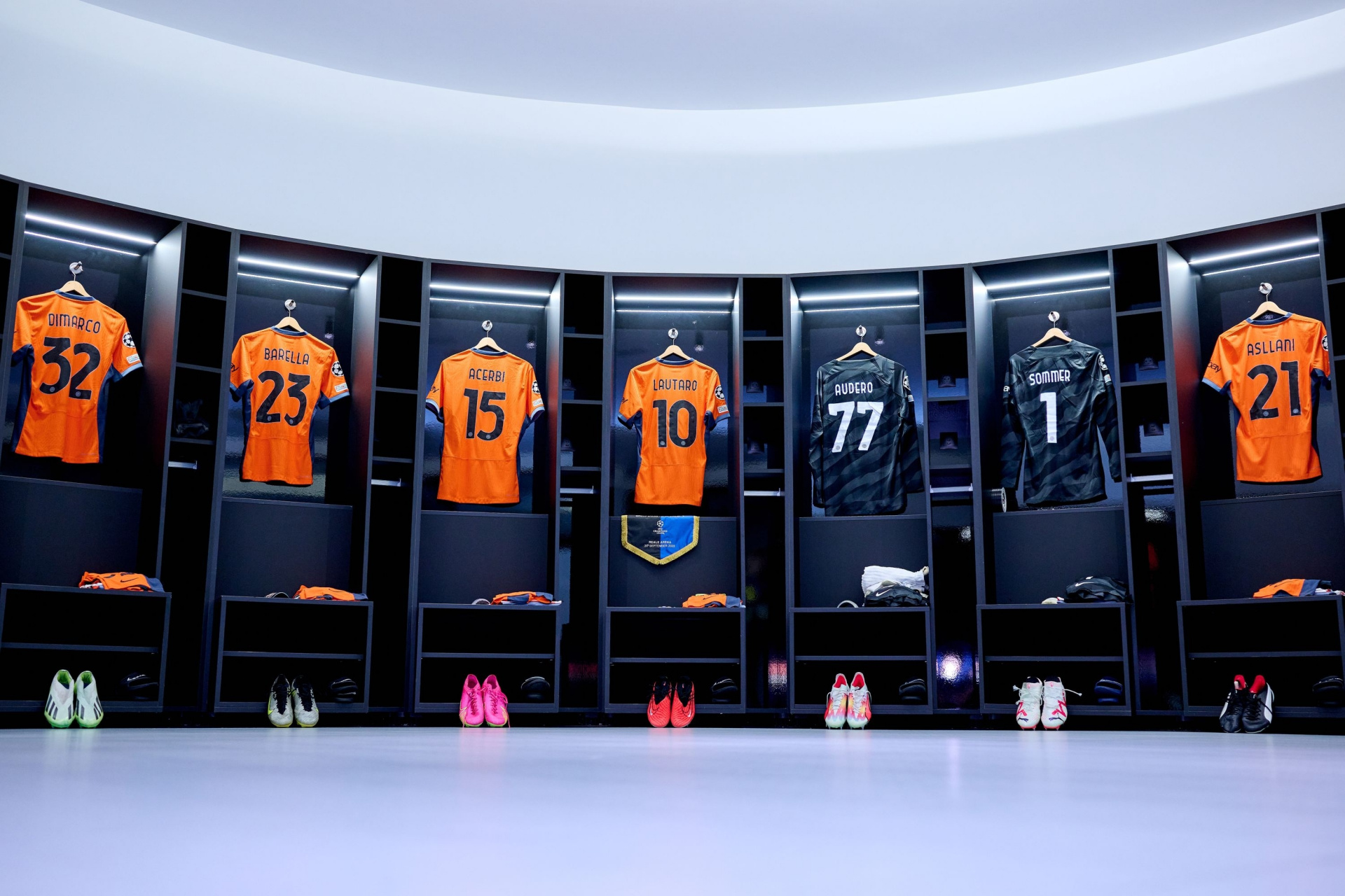 今晨洛杉矶湖人更衣室发声：欧冠节点到来，更衣室稳定，医务组通报恢复的简单介绍