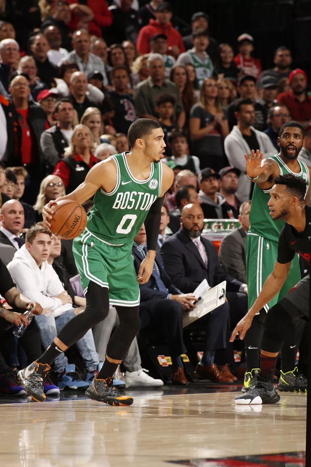 包含赛后成都蓉城迎来里程碑——NBA季后赛节点到来，管理层满意，心理建设被强调的词条